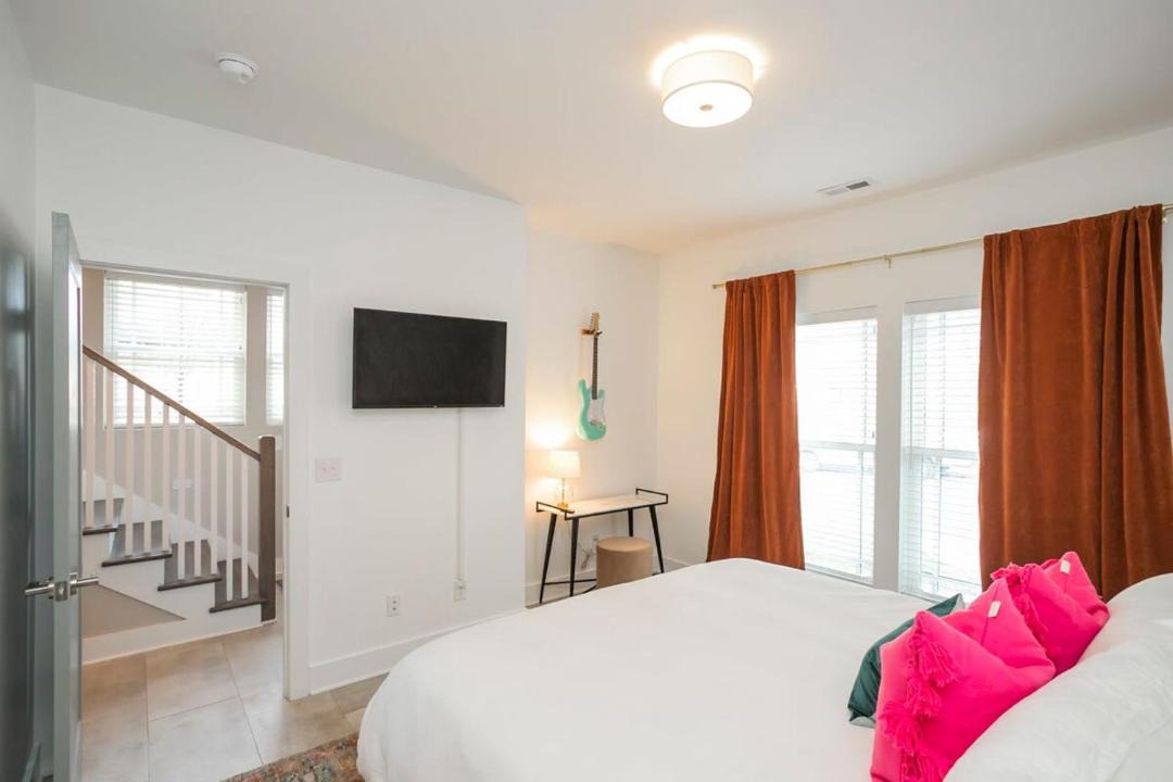 Photo of Bedroom in Hadley - Washington