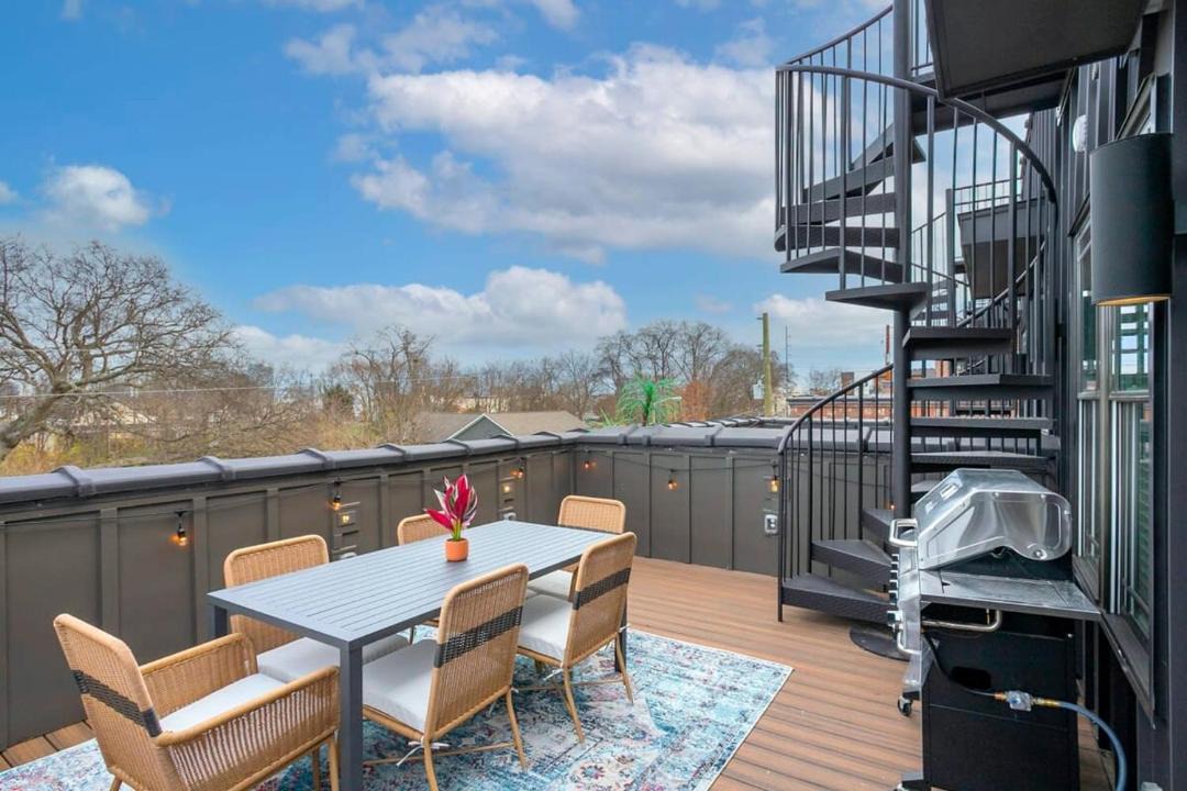Photo of Patio Balcony in Hadley - Washington