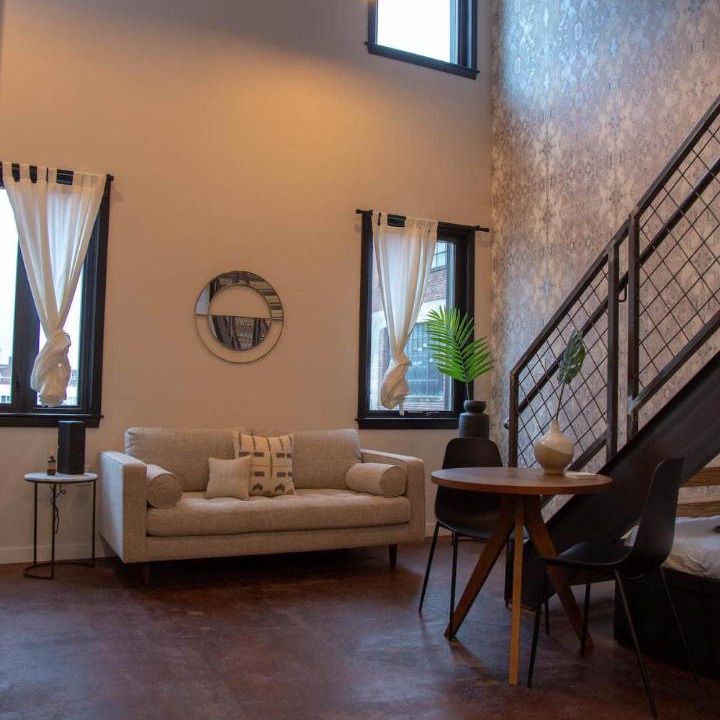 Photo of Livingroom in Center City