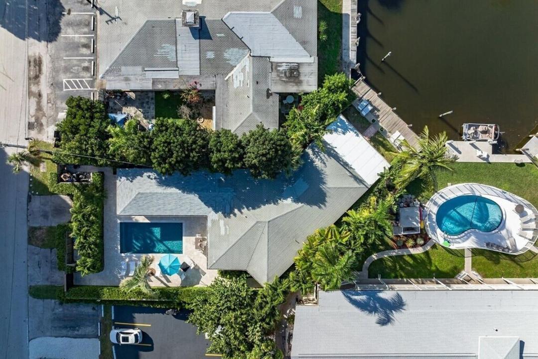 Photo of Others in Dolphin Isles