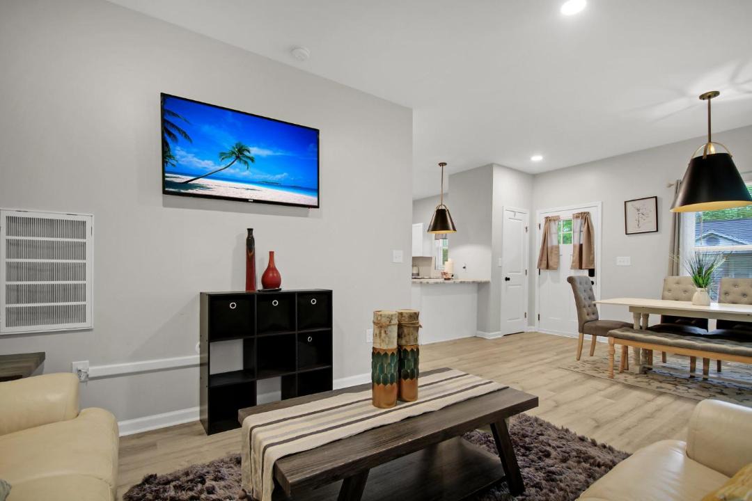 Photo of Livingroom in Hanahan