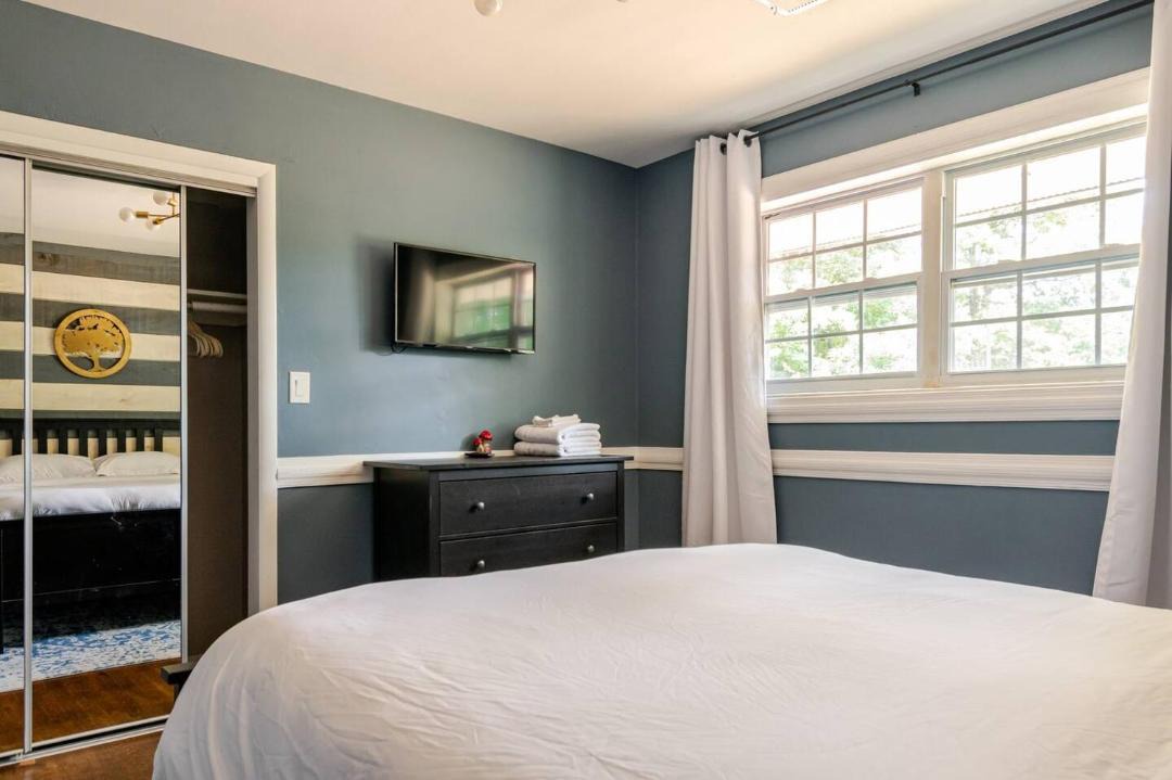 Photo of Bedroom in Oxon Hill