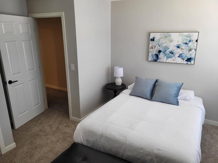 Photo of Bedroom in Elkhorn