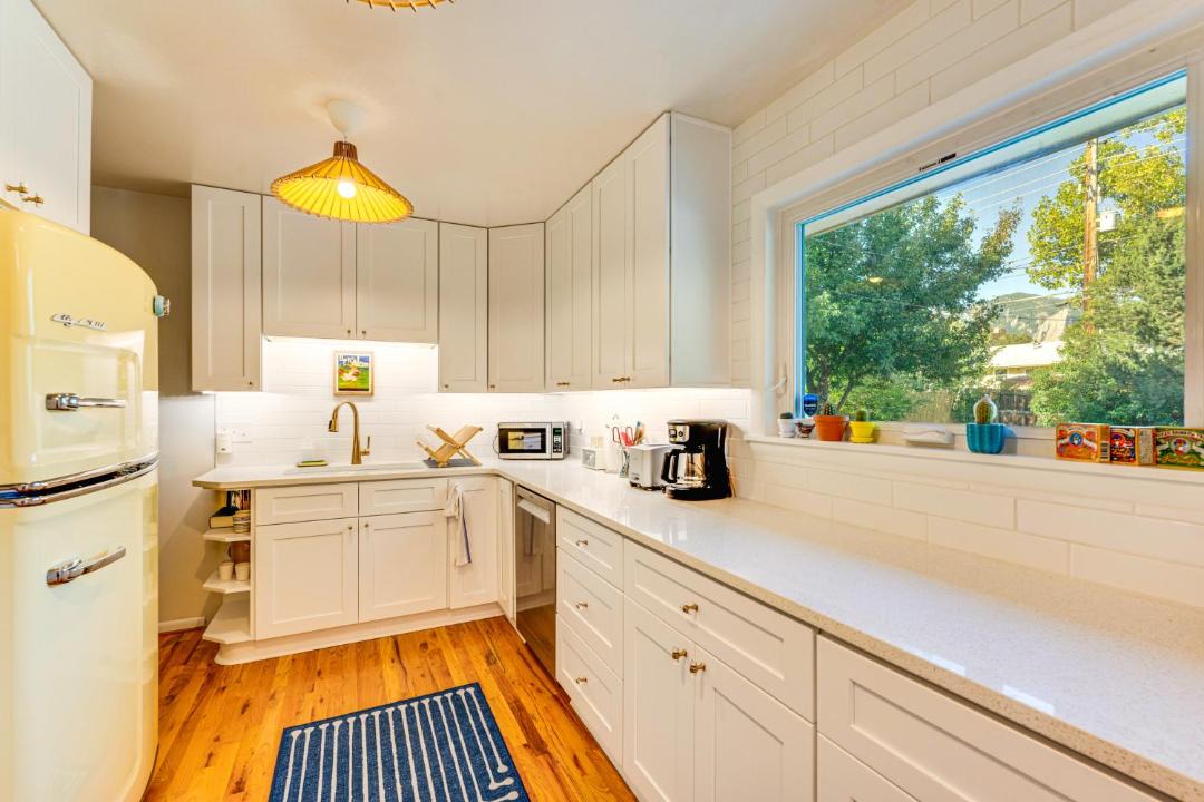 Photo of Kitchen in Baseline Sub
