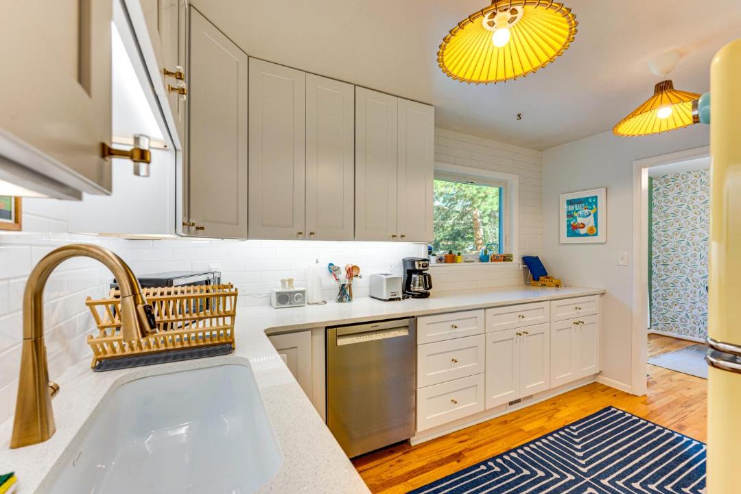 Photo of Kitchen in Baseline Sub