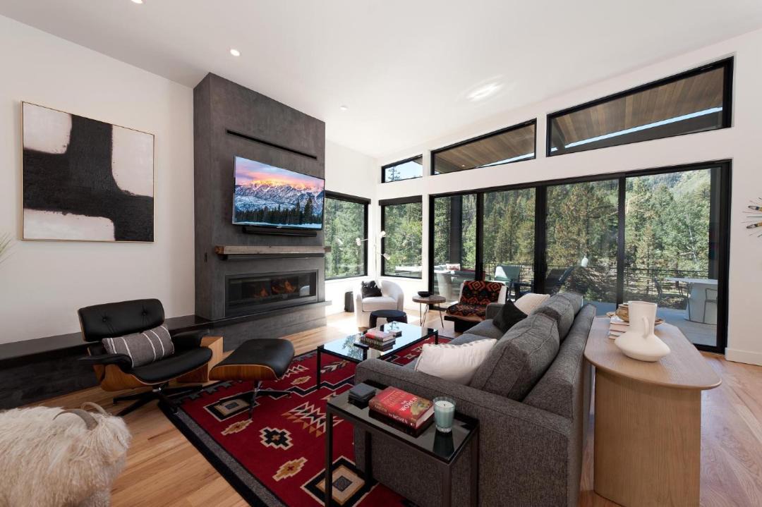Photo of Livingroom in Columbine Lake
