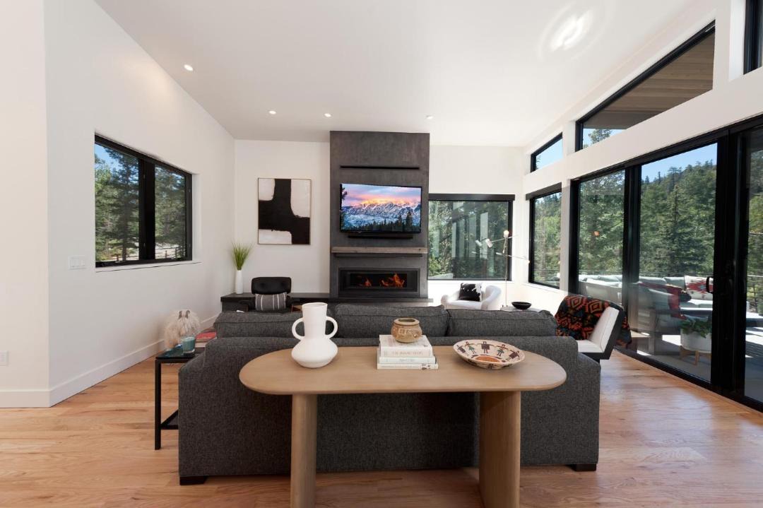 Photo of Livingroom in Columbine Lake