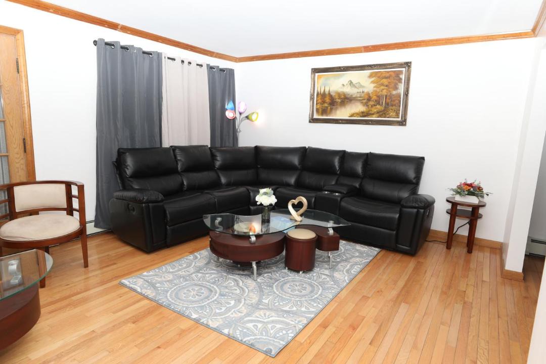 Photo of Livingroom in Niagara Falls