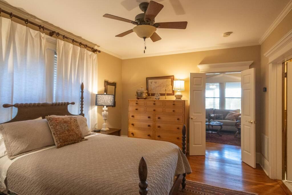 Photo of Bedroom in East Midtown