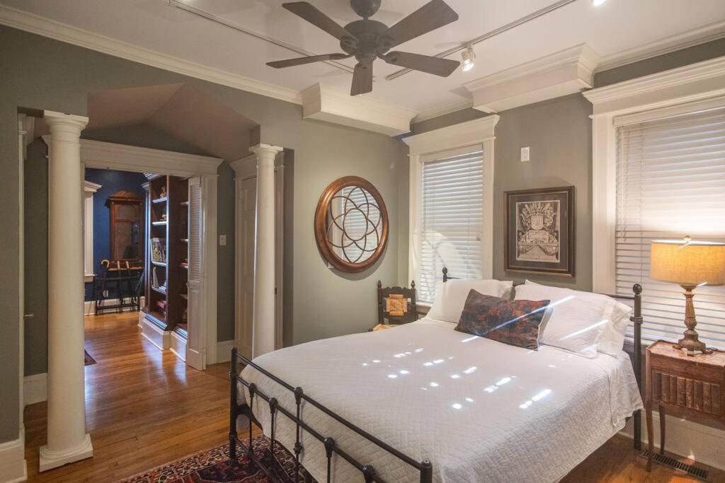 Photo of Bedroom in East Midtown