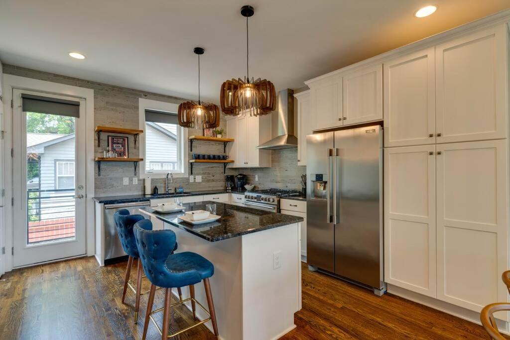 Photo of Kitchen in Eighth Avenue