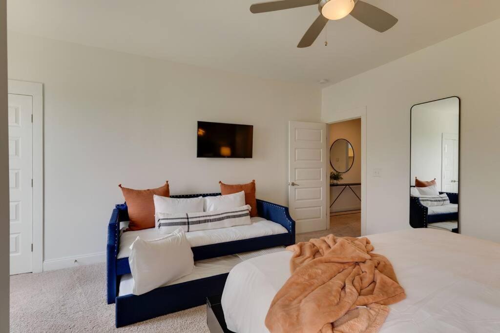 Photo of Bedroom in Eighth Avenue