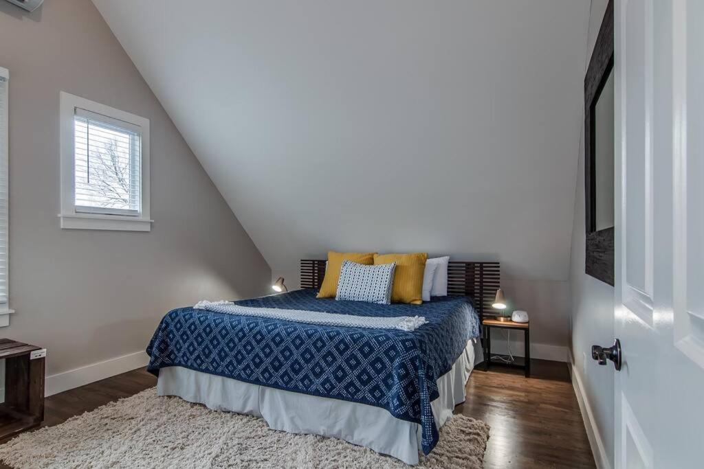 Photo of Bedroom in Historic Waverly