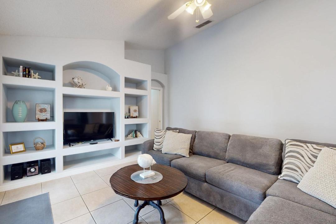 Photo of Livingroom in Orange Tree