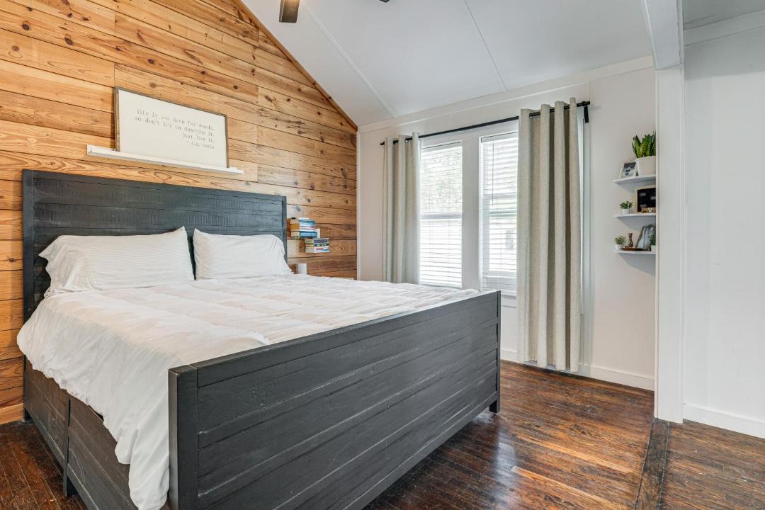 Photo of Bedroom in Spicewood