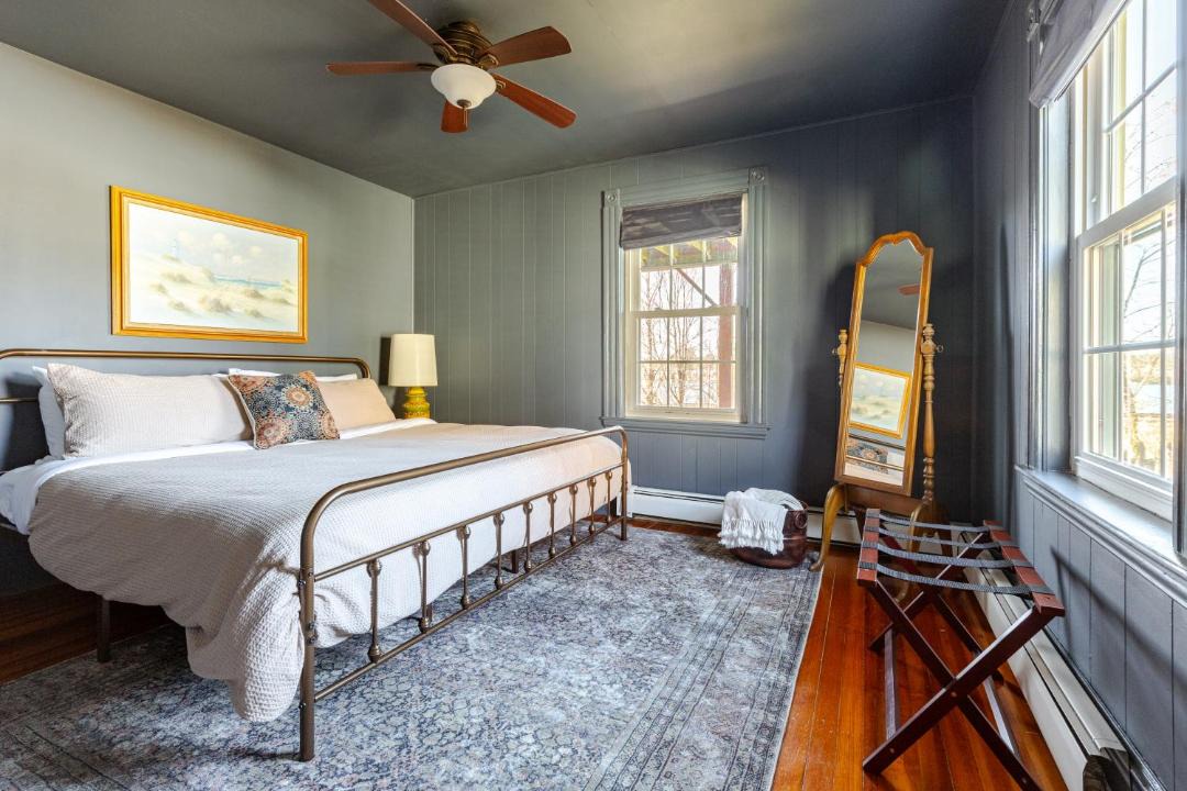 Photo of Bedroom in Salem