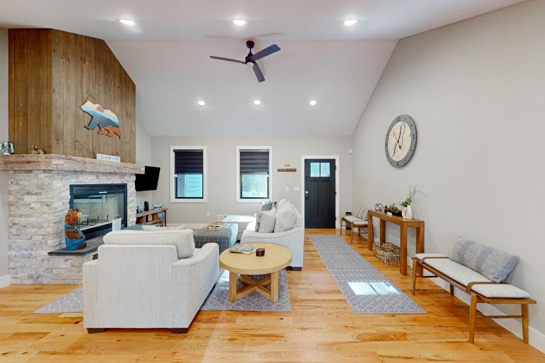Photo of Livingroom in Lake George