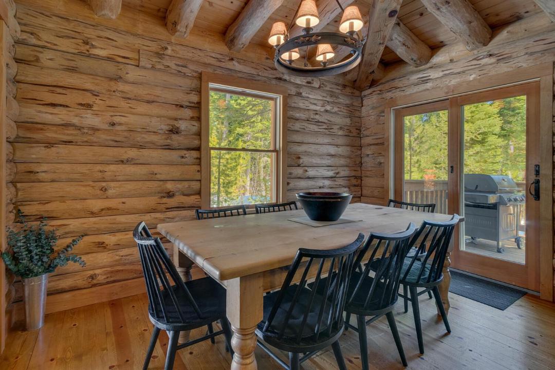 Photo of Livingroom in Tahoma