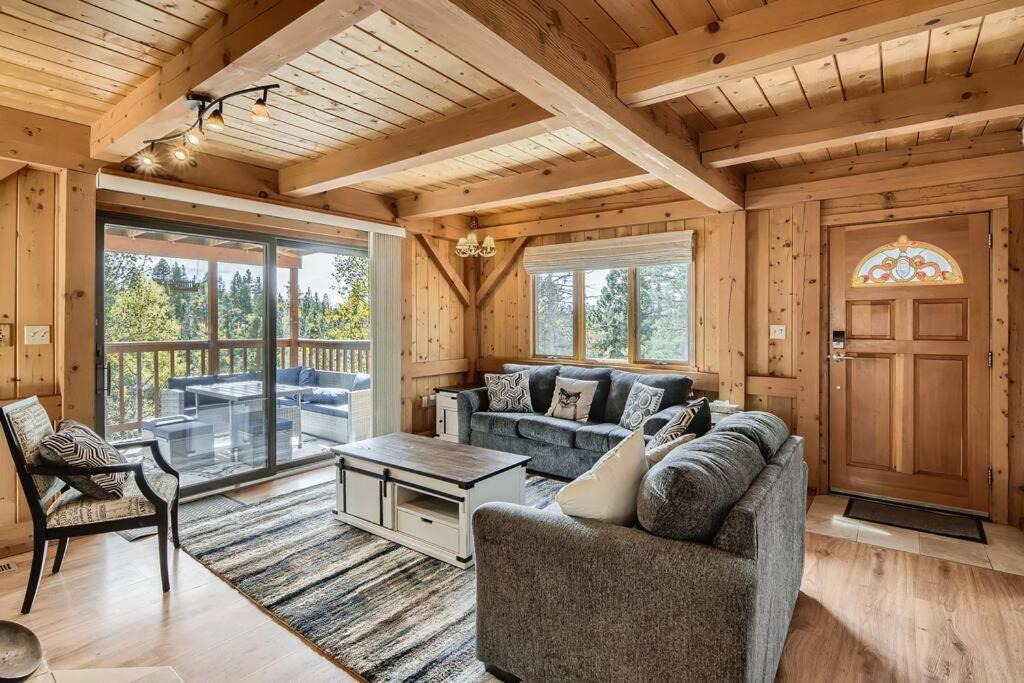 Photo of Livingroom in Woodland Park