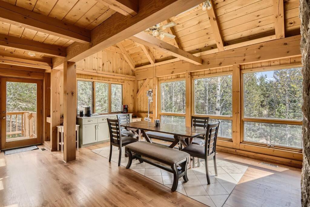 Photo of Livingroom in Woodland Park