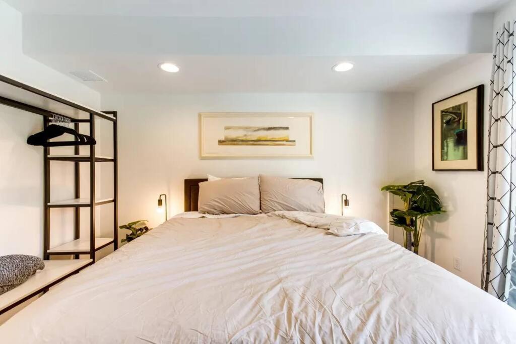 Photo of Bedroom in Jefferson Park