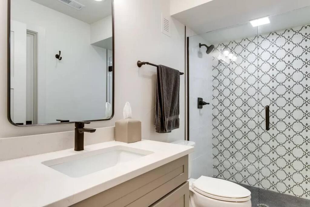 Photo of Bathroom in Jefferson Park