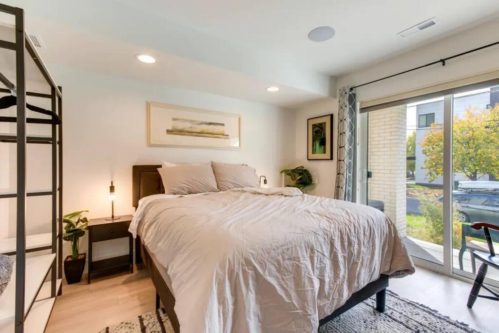 Photo of Bedroom in Jefferson Park