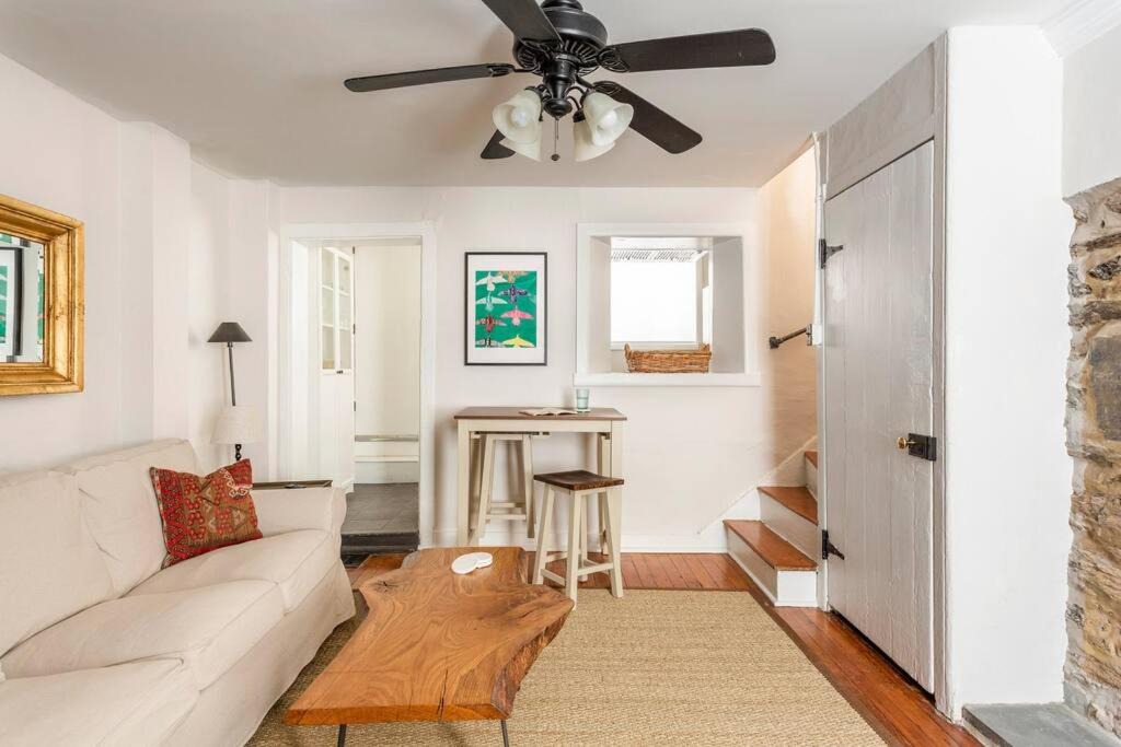 Photo of Livingroom in Manayunk