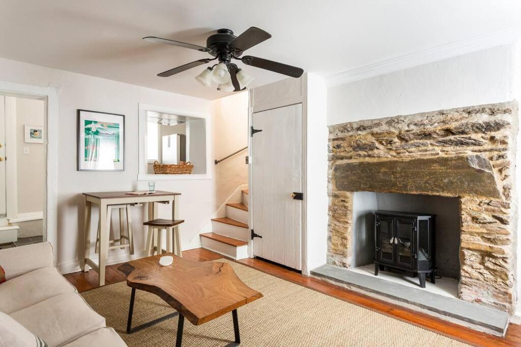 Photo of Livingroom in Manayunk