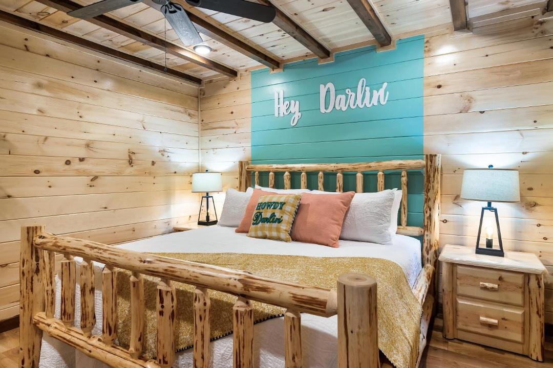 Photo of Bedroom in White Oak Lodge