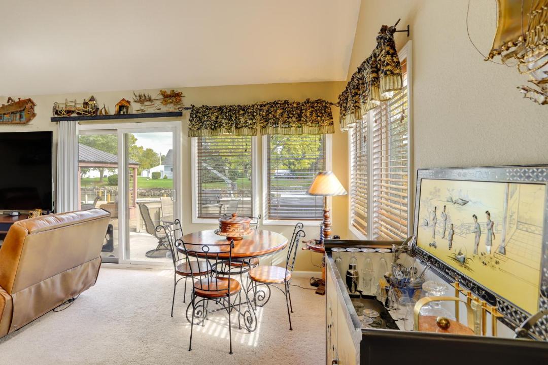 Photo of Livingroom in Port Clinton