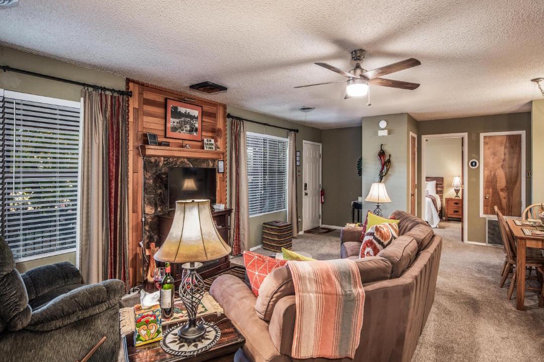 Photo of Livingroom in Ruidoso