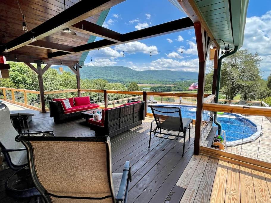 Photo of Patio Balcony in Dunlap