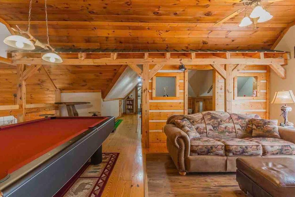 Photo of Livingroom in Dunlap