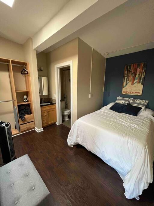 Photo of Bedroom in Ballpark