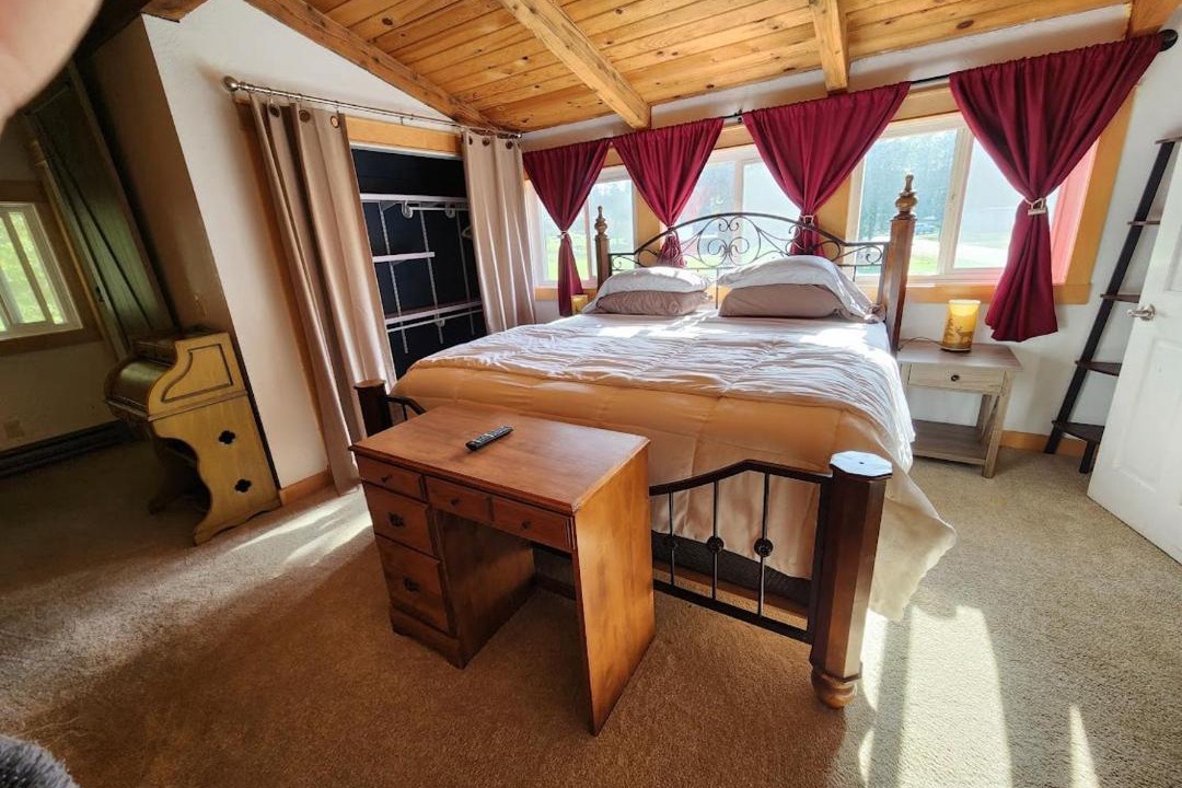 Photo of Bedroom in Oak Harbor