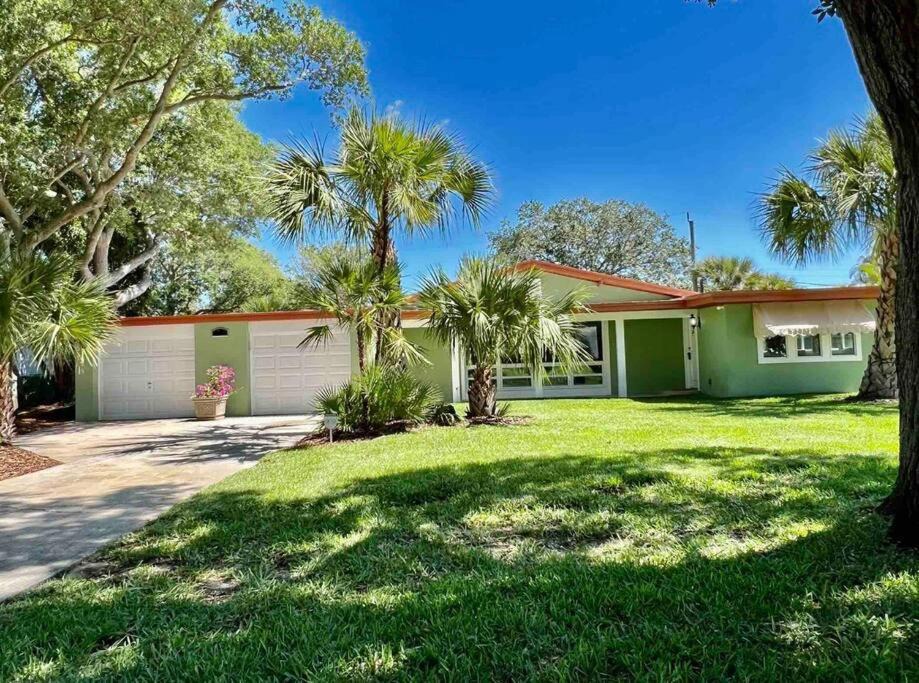 Photo of Buildings in Cocoa Isles