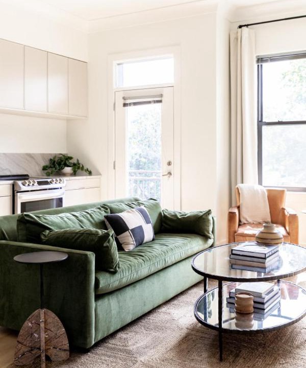 Photo of Livingroom in Hillsboro Village