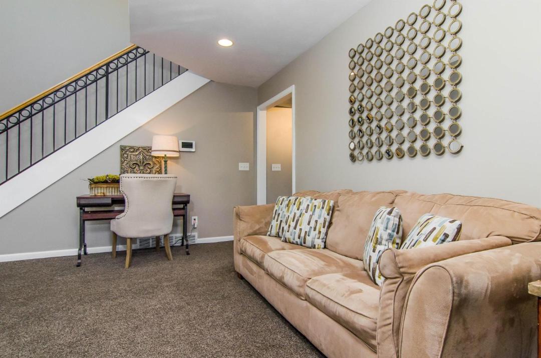 Photo of Livingroom in Midvale