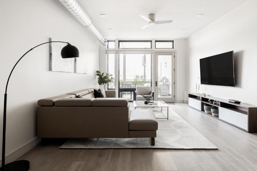 Photo of Livingroom in Jefferson Park