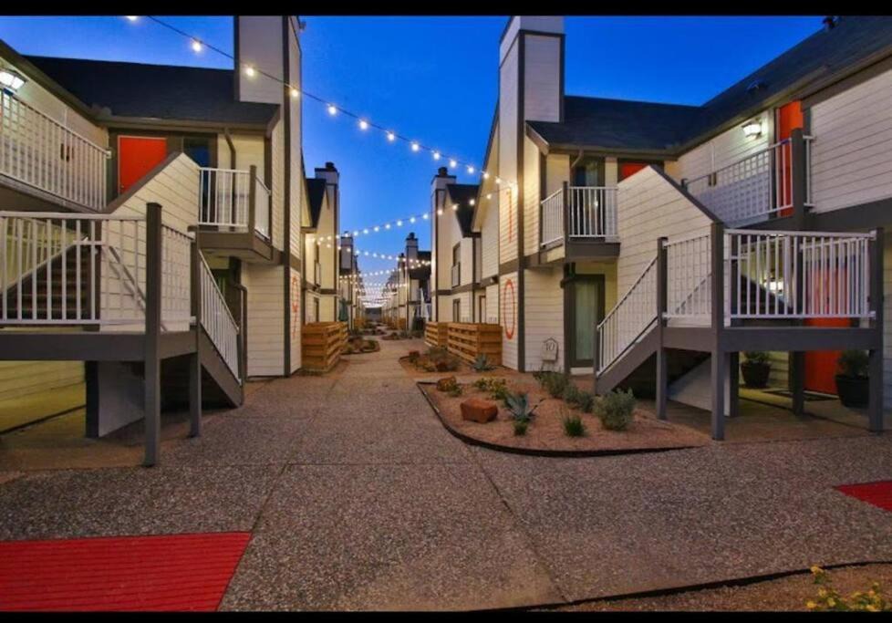 Photo of Others in Braeswood Place