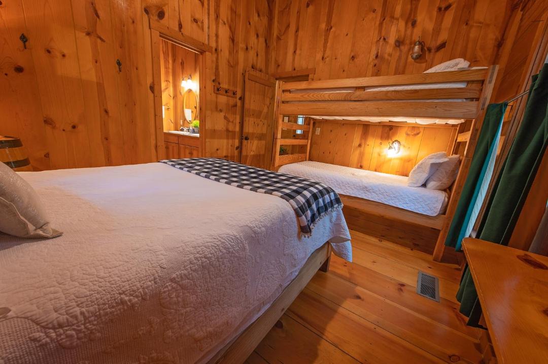 Photo of Bedroom in Benton
