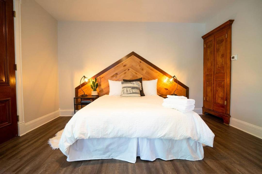 Photo of Bedroom in Five Points