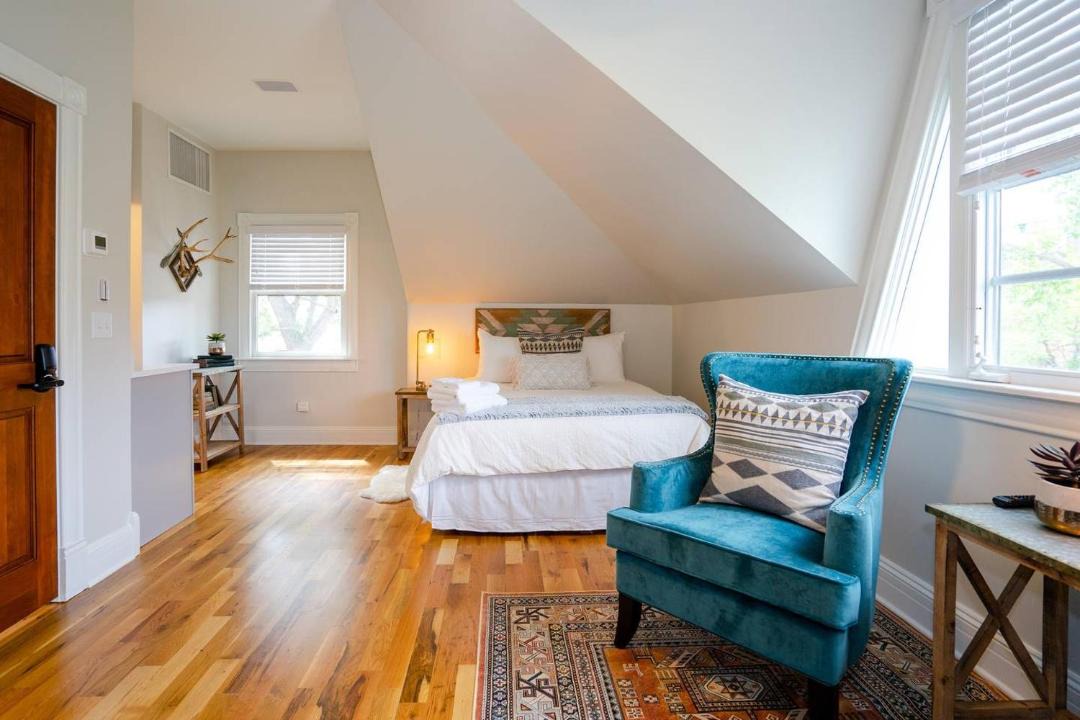 Photo of Livingroom in Five Points