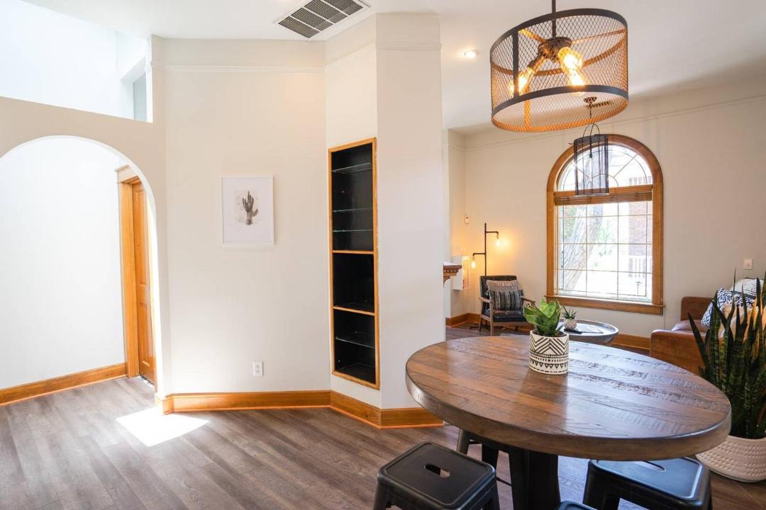 Photo of Livingroom in Five Points