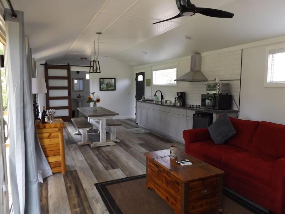 Photo of Livingroom in Mount Airy