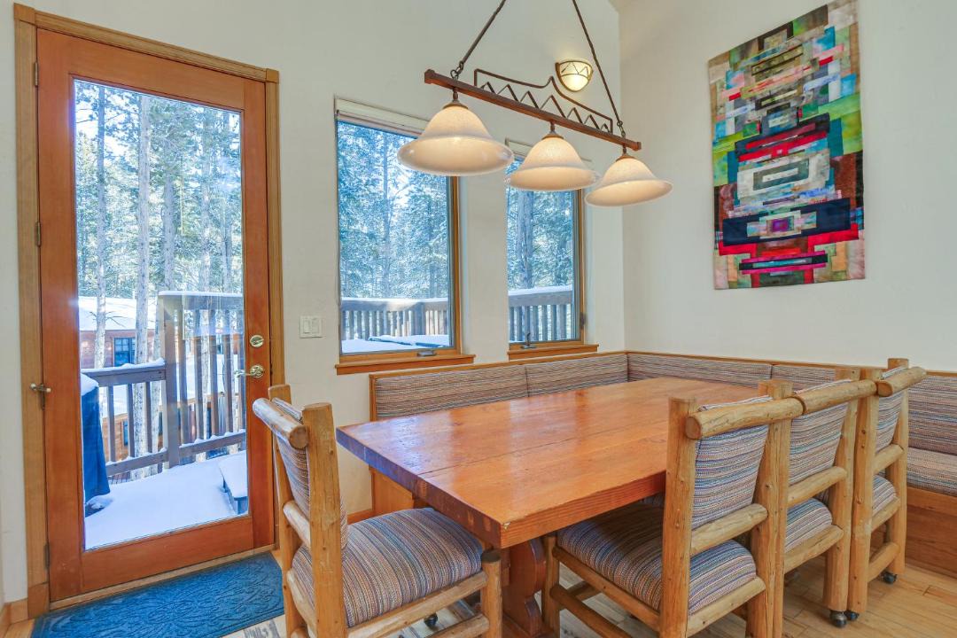 Photo of Livingroom in Warrior's Mark West