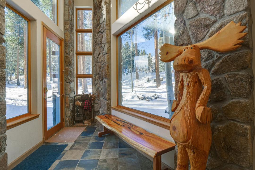 Photo of Livingroom in Warrior's Mark West