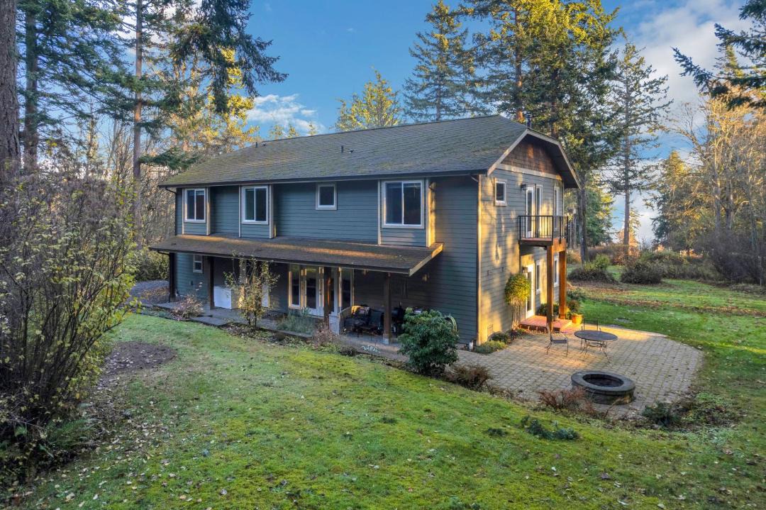 Photo of Buildings in Lummi Island