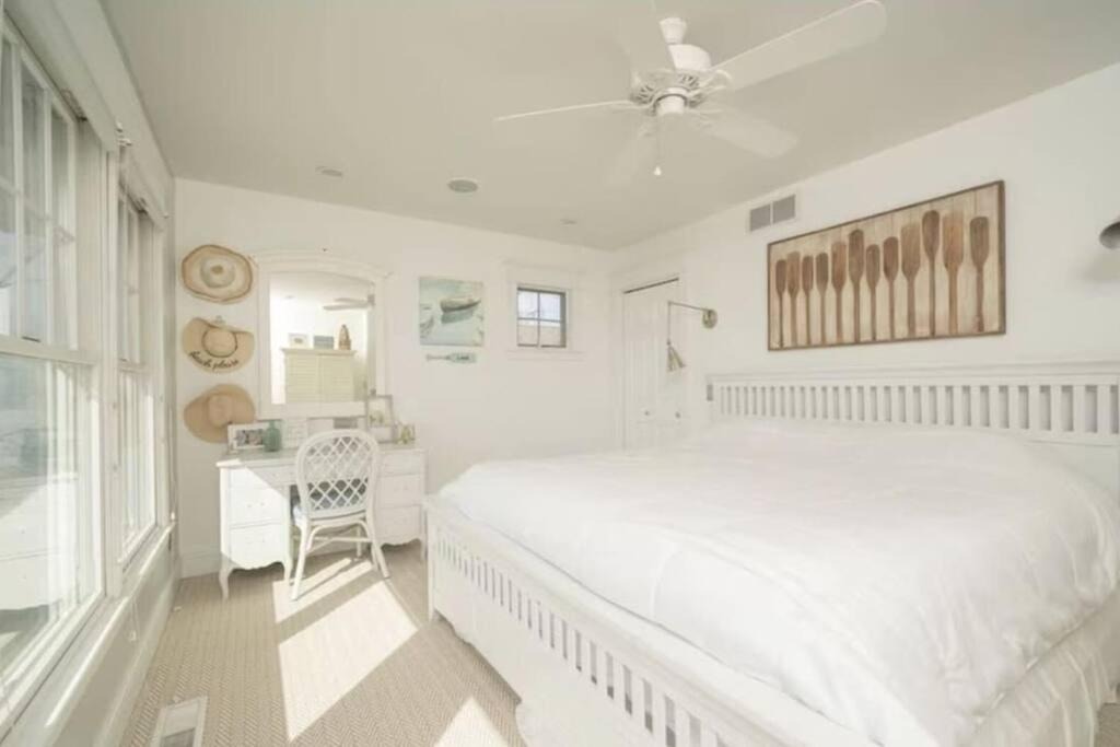Photo of Bedroom in Miami Park